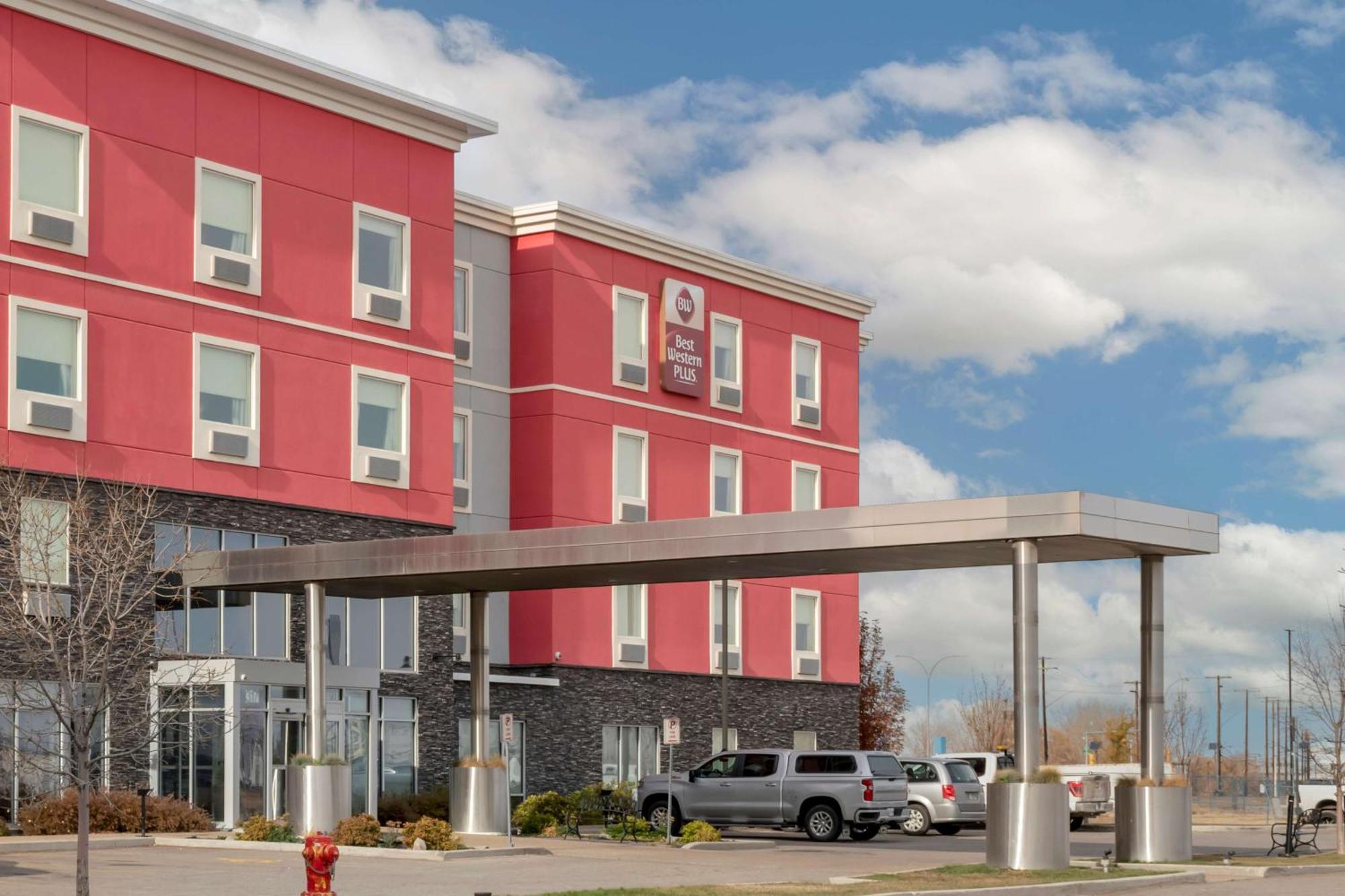 Best Western Plus Airport Inn&Suites Saskatoon Exterior foto