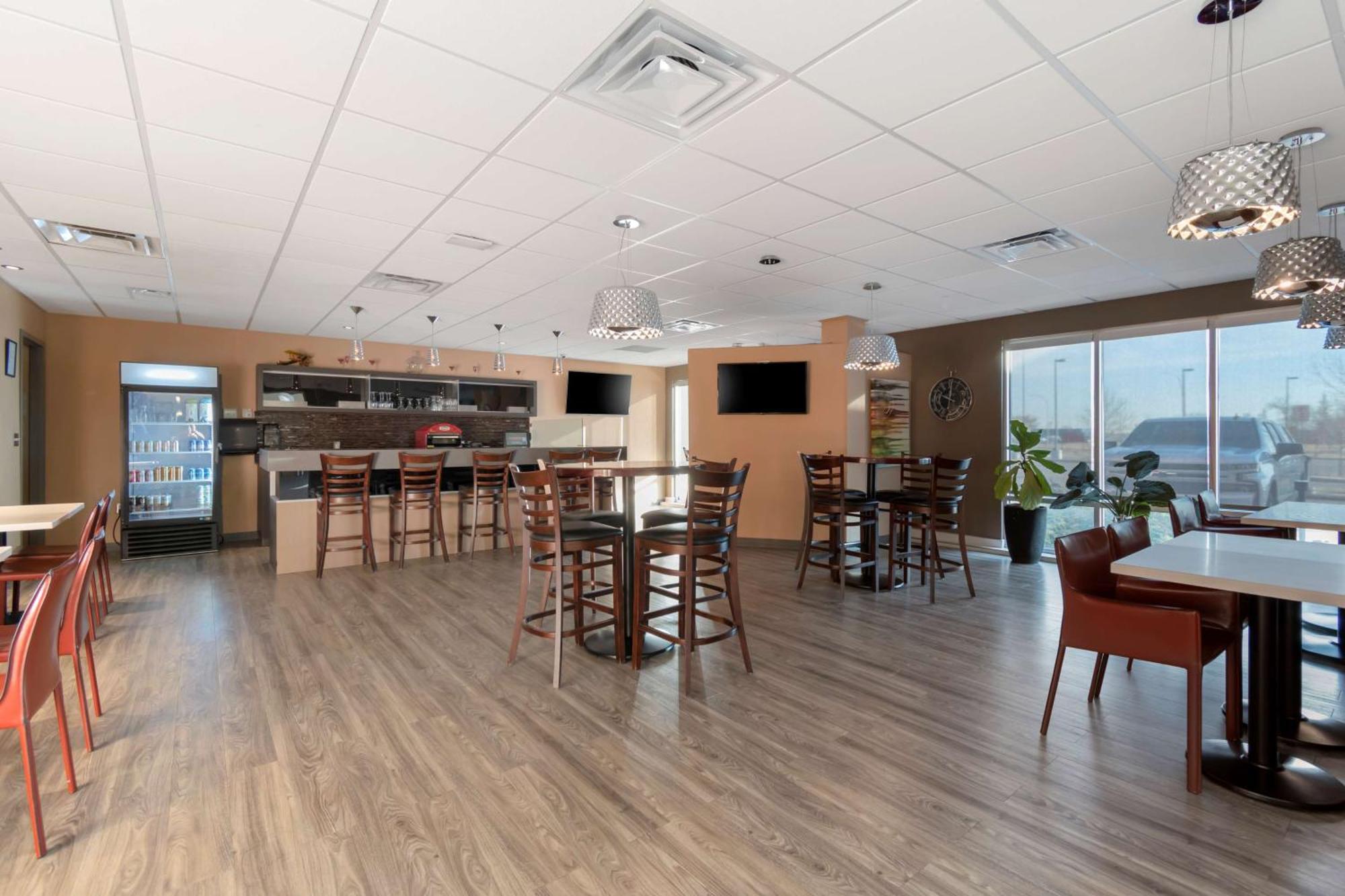Best Western Plus Airport Inn&Suites Saskatoon Exterior foto