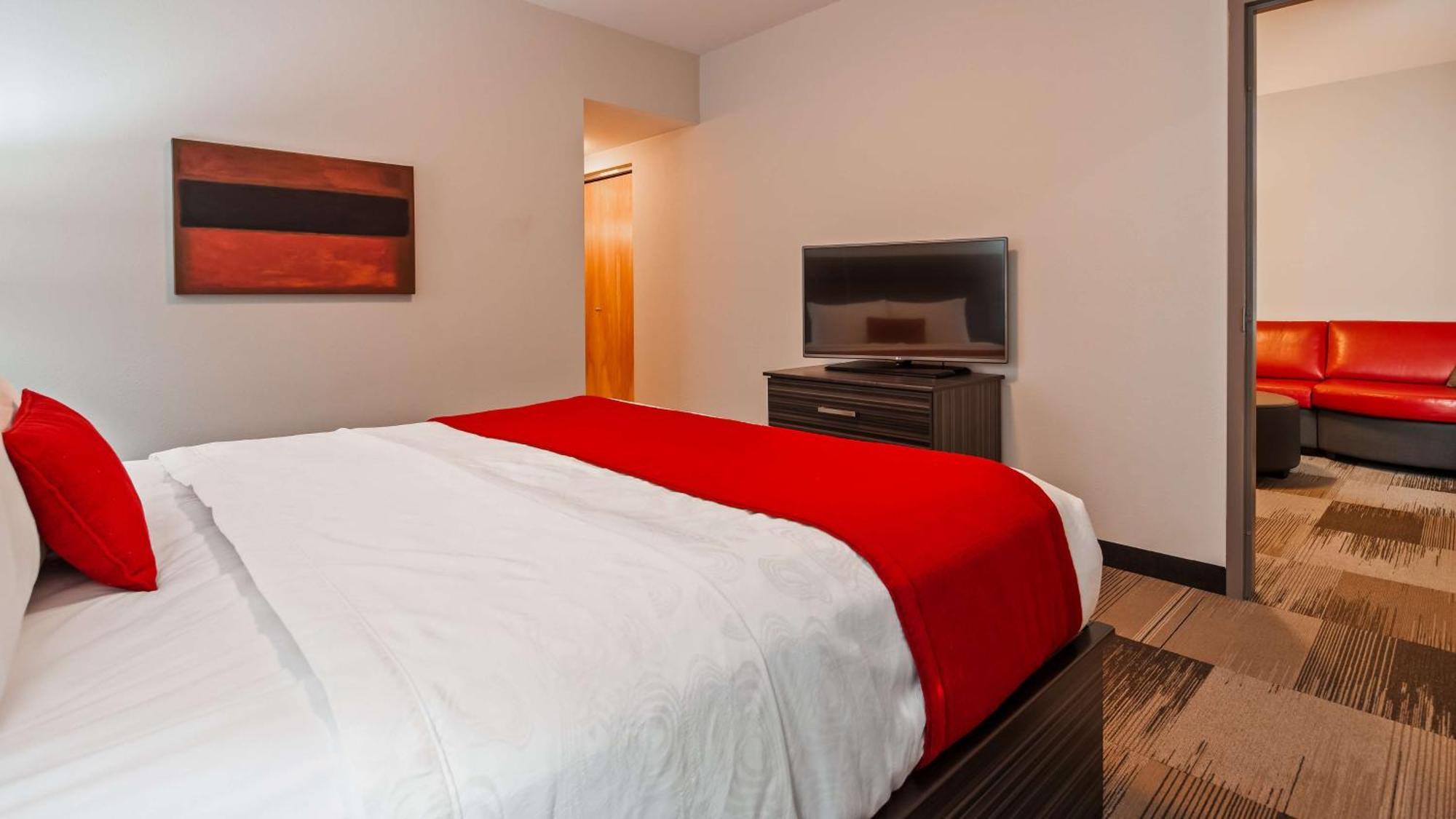 Best Western Plus Airport Inn&Suites Saskatoon Exterior foto