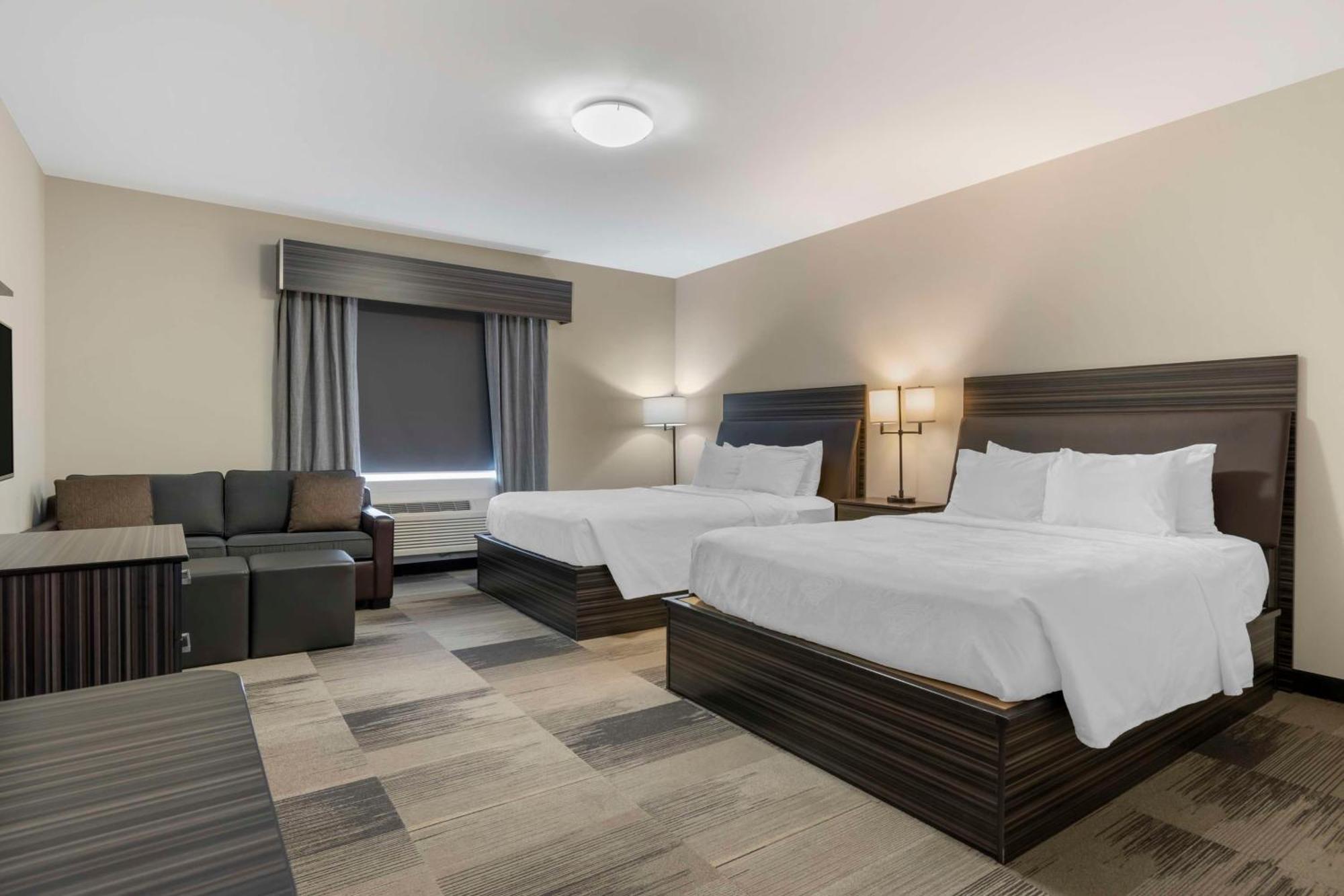 Best Western Plus Airport Inn&Suites Saskatoon Exterior foto