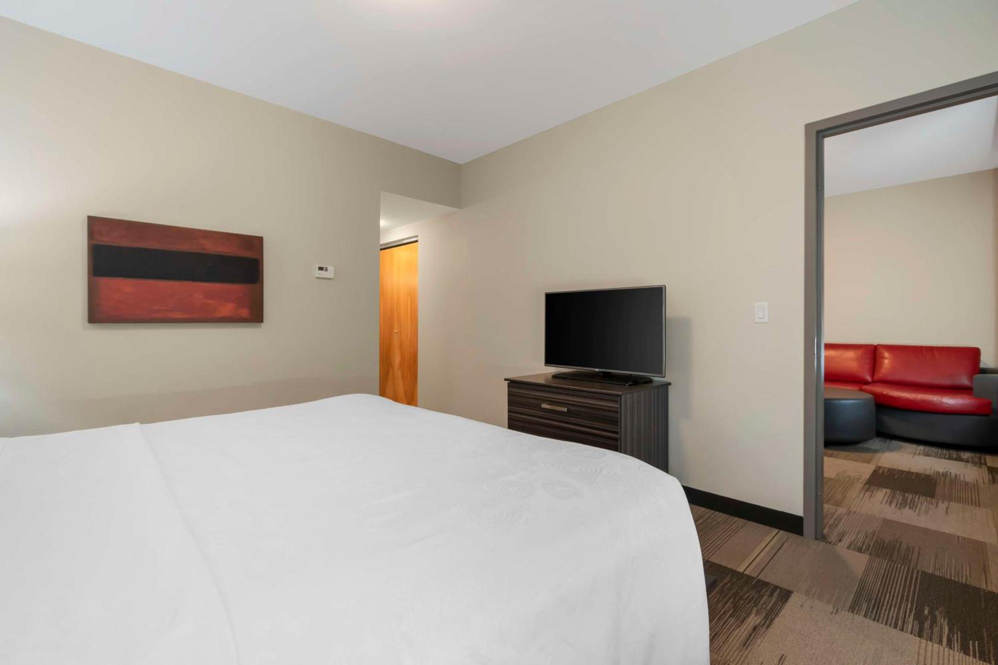 Best Western Plus Airport Inn&Suites Saskatoon Exterior foto