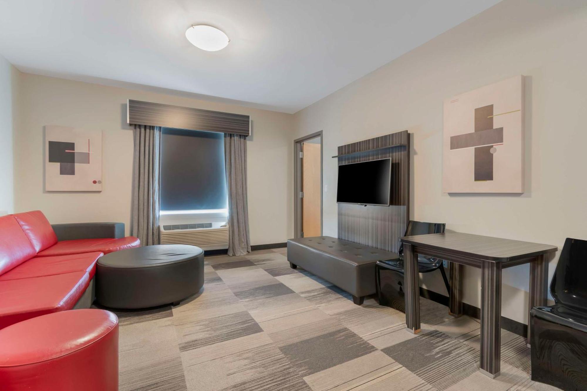 Best Western Plus Airport Inn&Suites Saskatoon Exterior foto